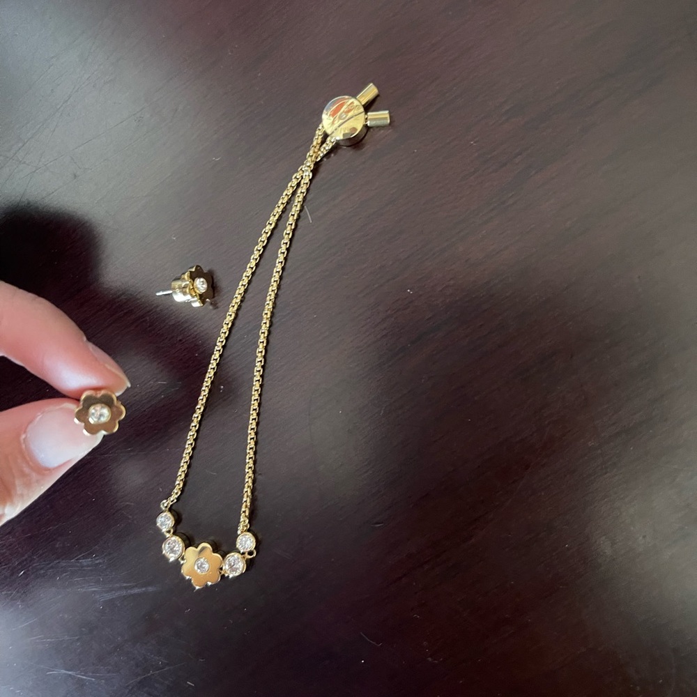 Jewelry - Picture 2 of 3